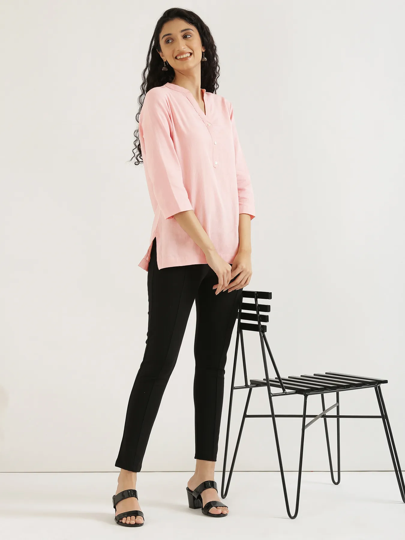 Women Salmon Pink Airy Linen Short Kurta - Image 12