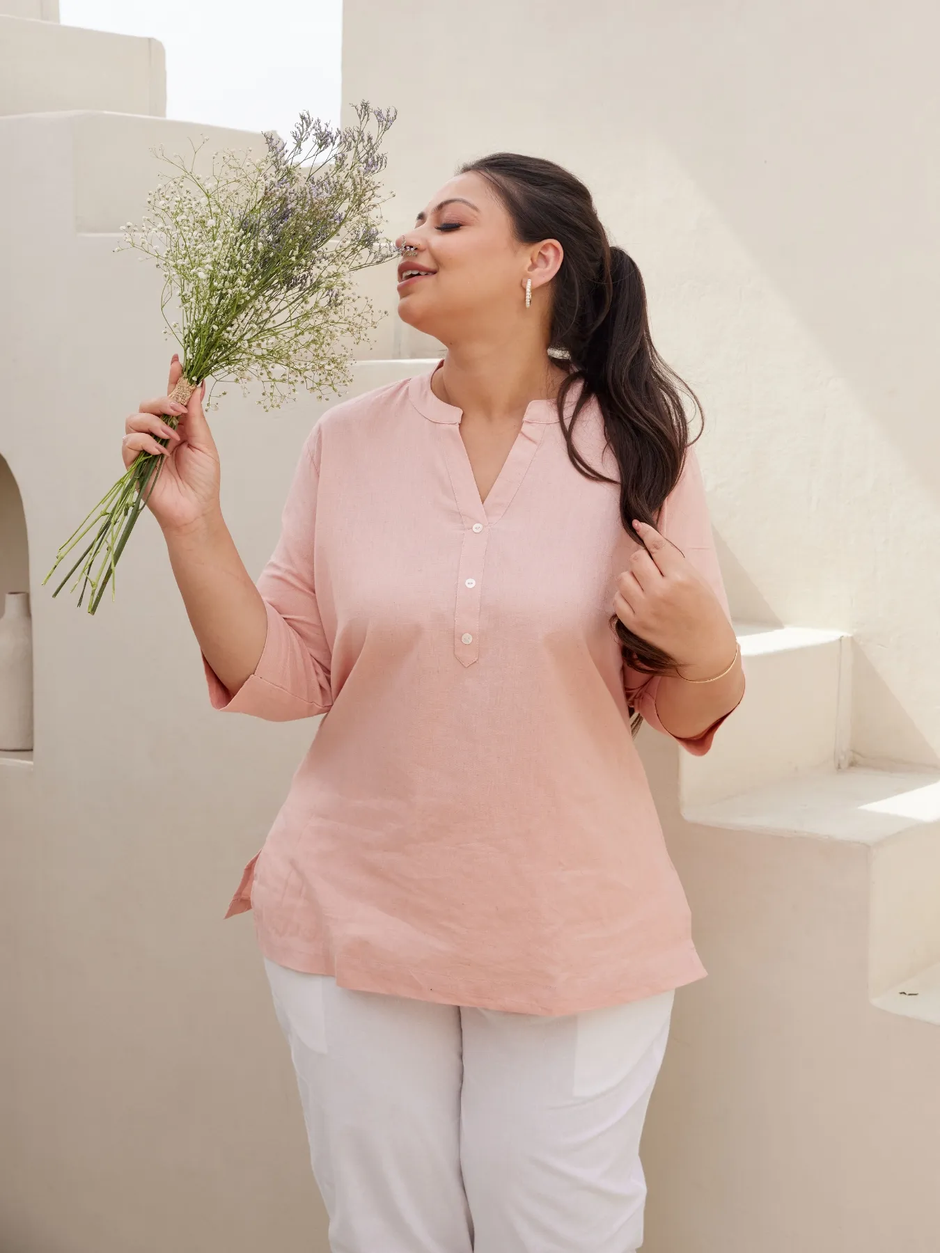 Women Salmon Pink Airy Linen Short Kurta - Image 4