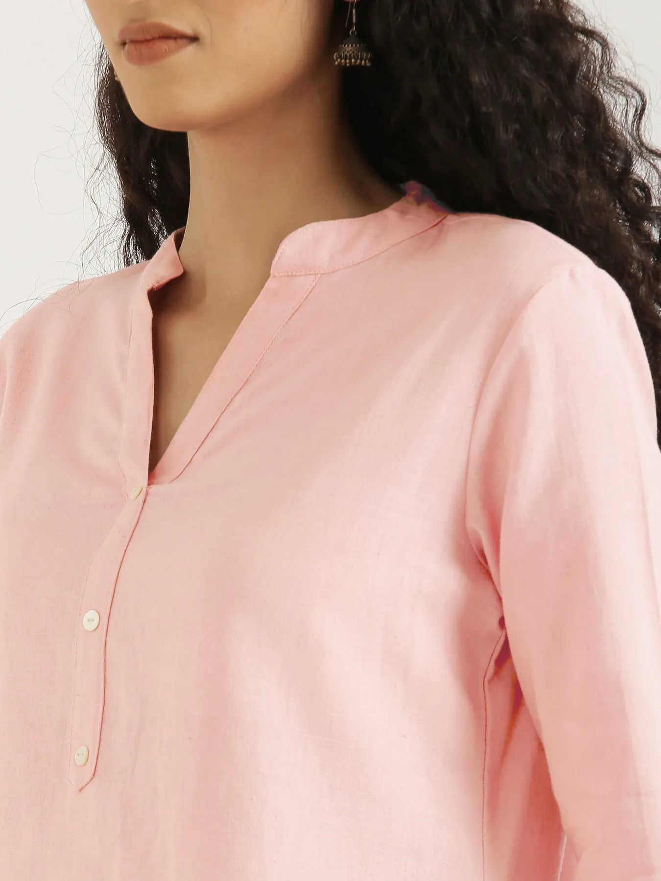 Women Salmon Pink Airy Linen Short Kurta - Image 7
