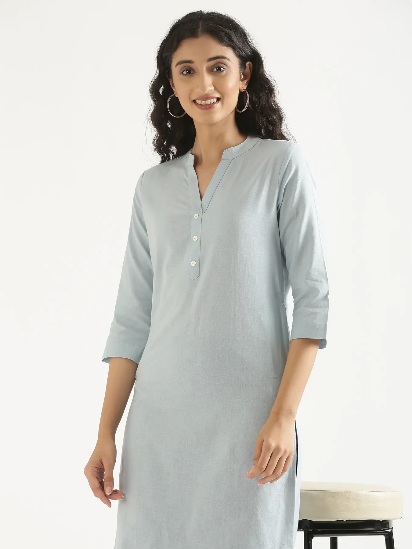 Women Sky Blue Airy Linen Long Kurta - Image 4