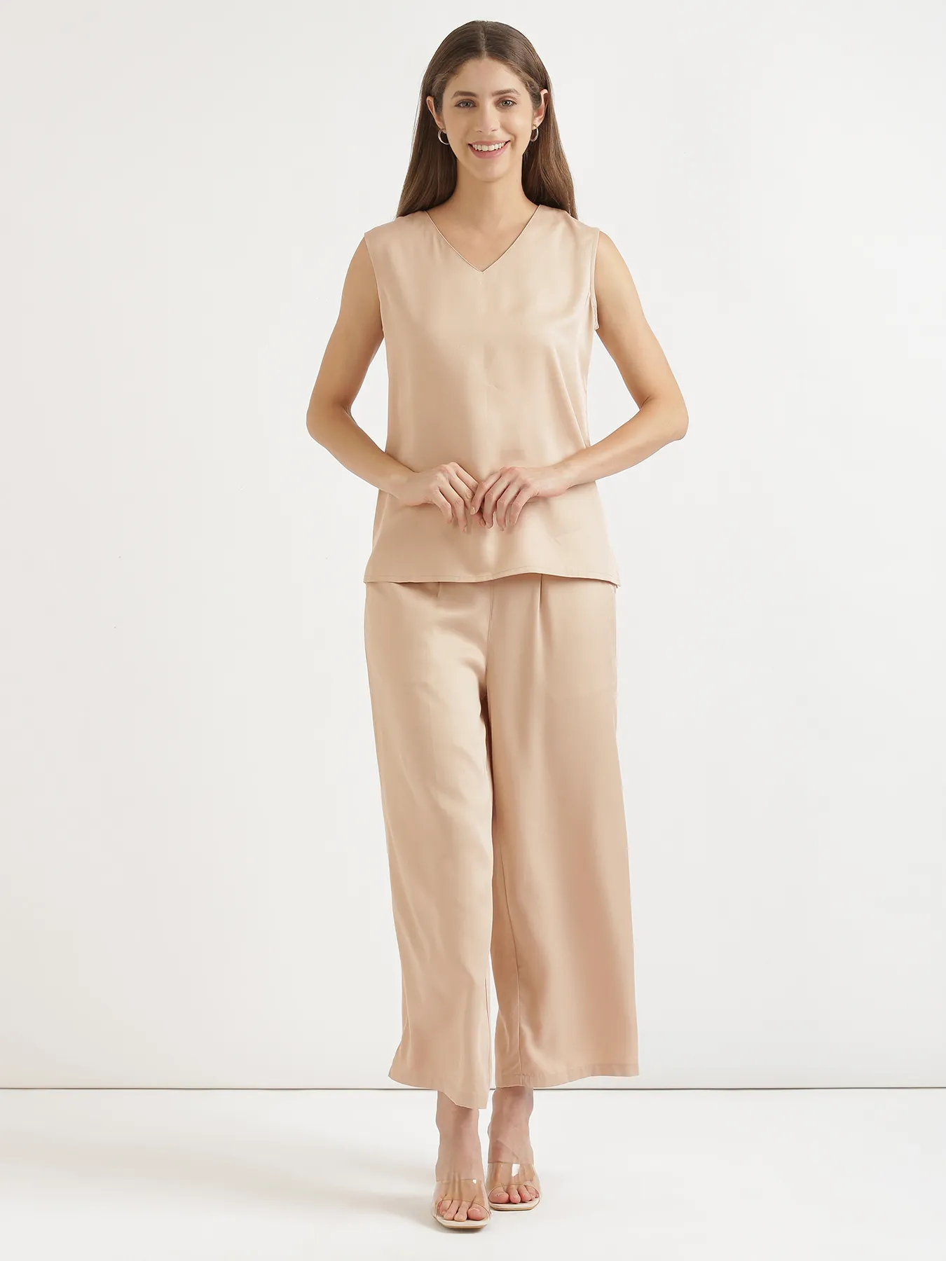 Women Beige V-Neck Sleeveless Top - Image 3