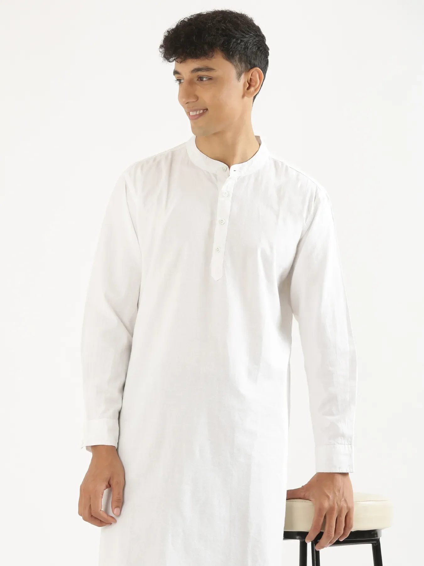 Men White Airy Linen Long Kurta - Image 5