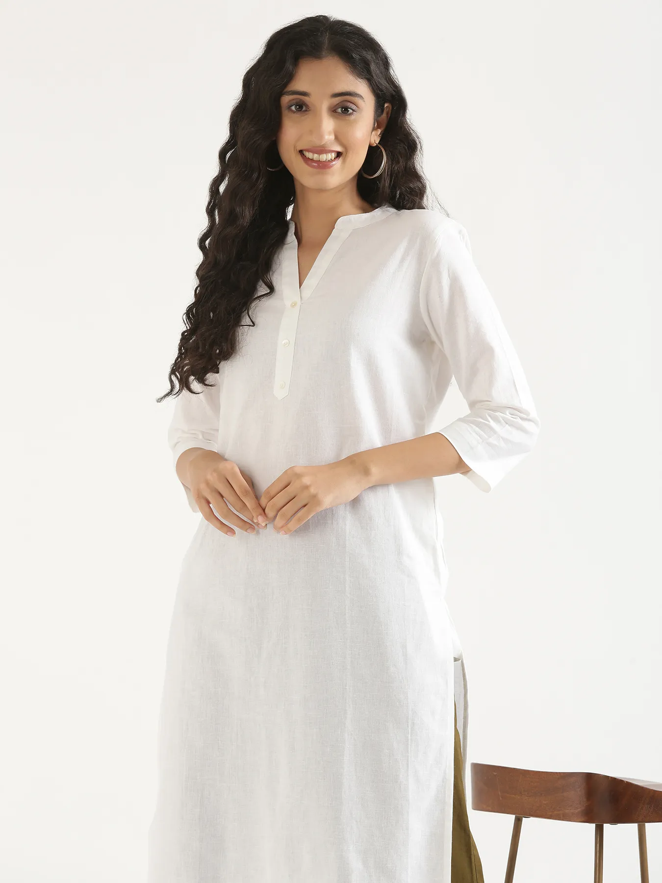 Women White Airy Linen Long Kurta - Image 4