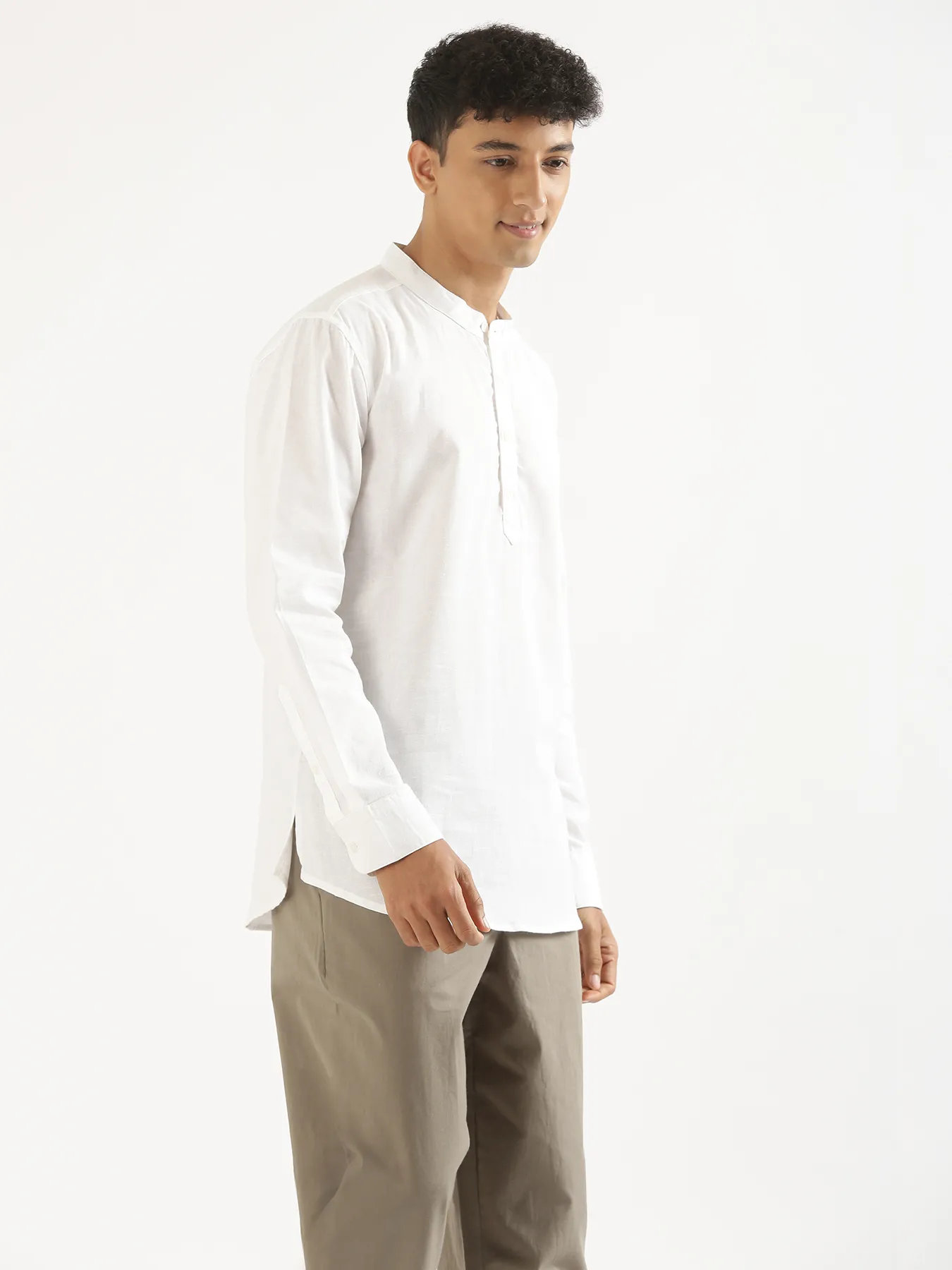 Men White Airy Linen Short Kurta - Image 4