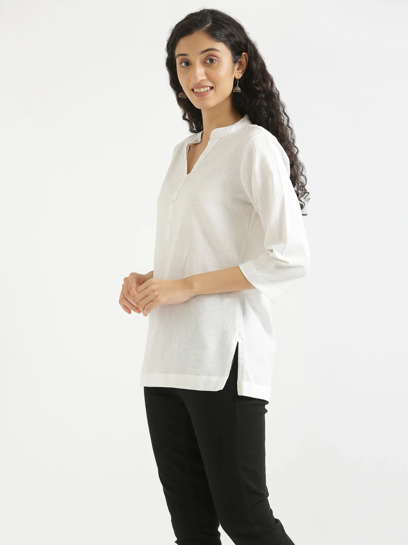 Women White Airy Linen Short Kurta - Image 5