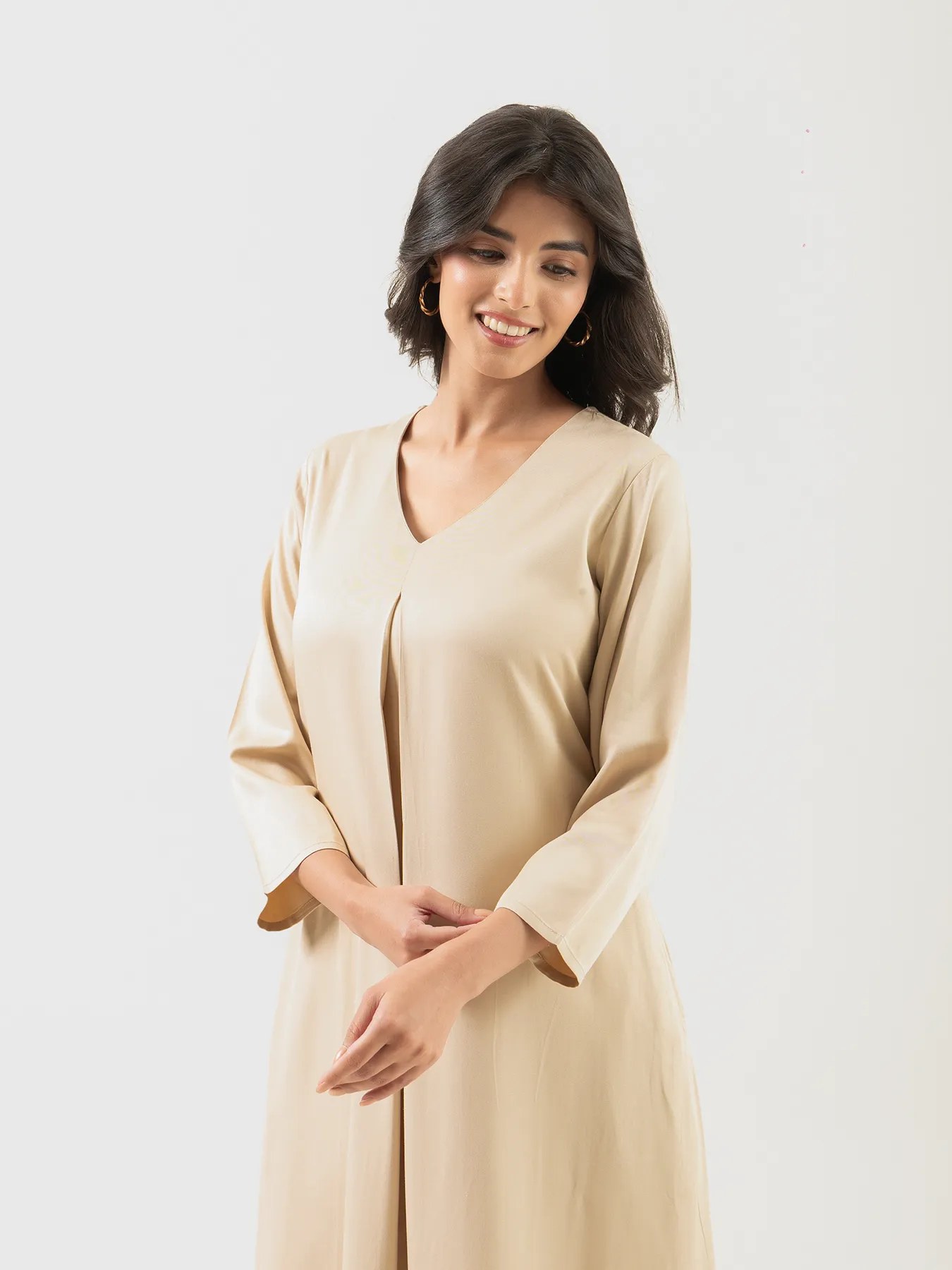 Women Beige Flowy Pleated Kurta - Image 4