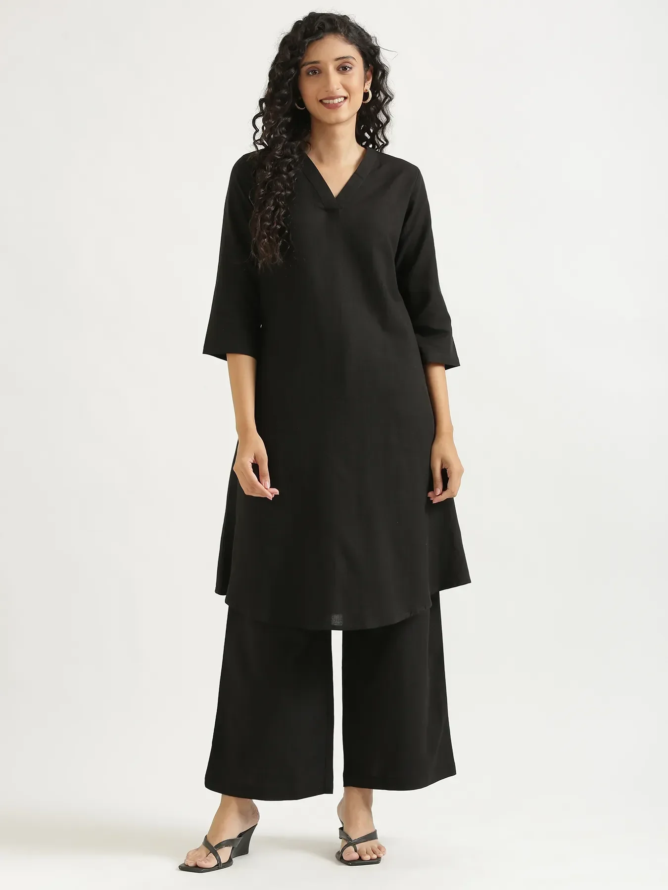 Women Black Flowy Linen A-Line Long Kurta - Image 4