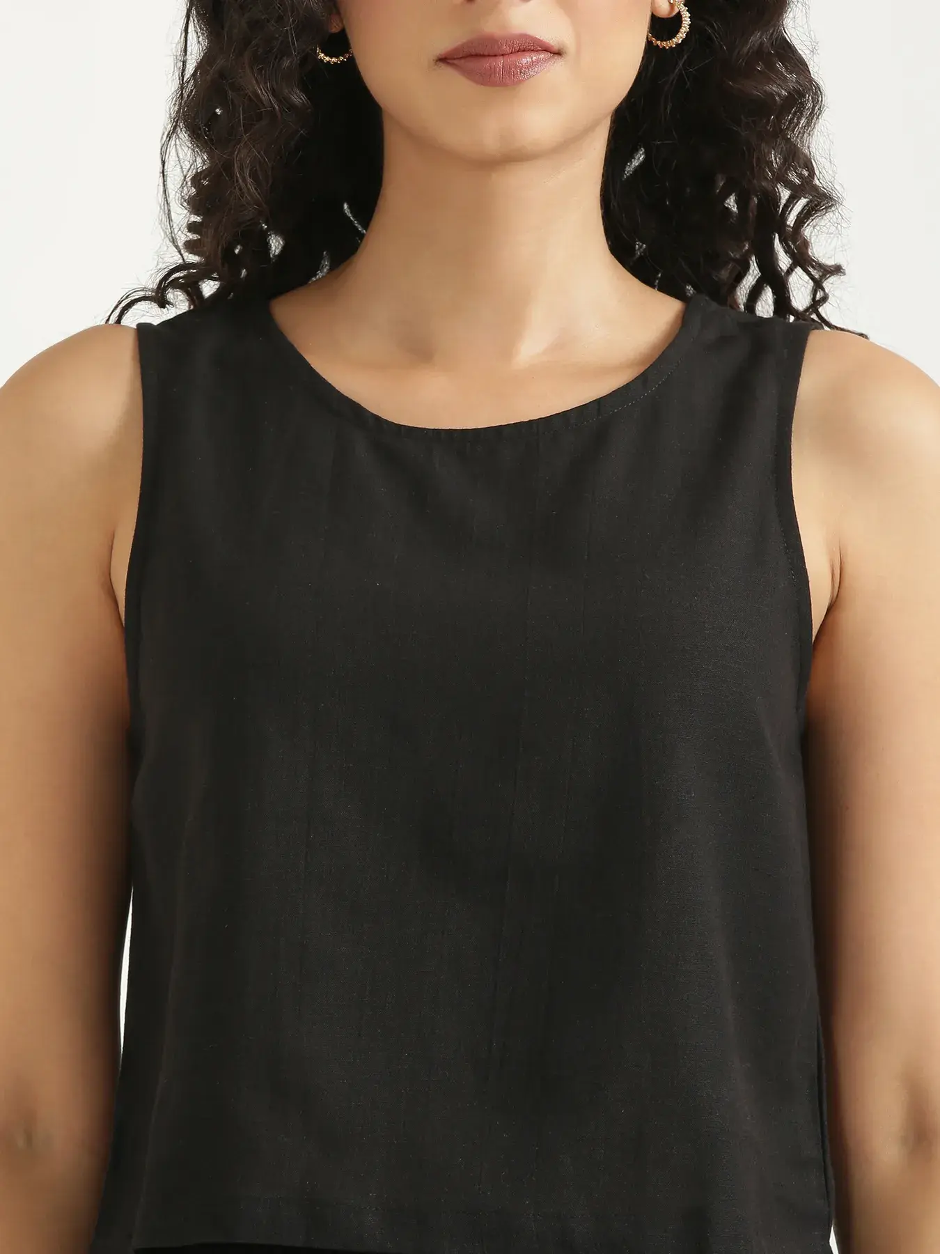 Women Black Flowy Linen Crop Top - Image 5