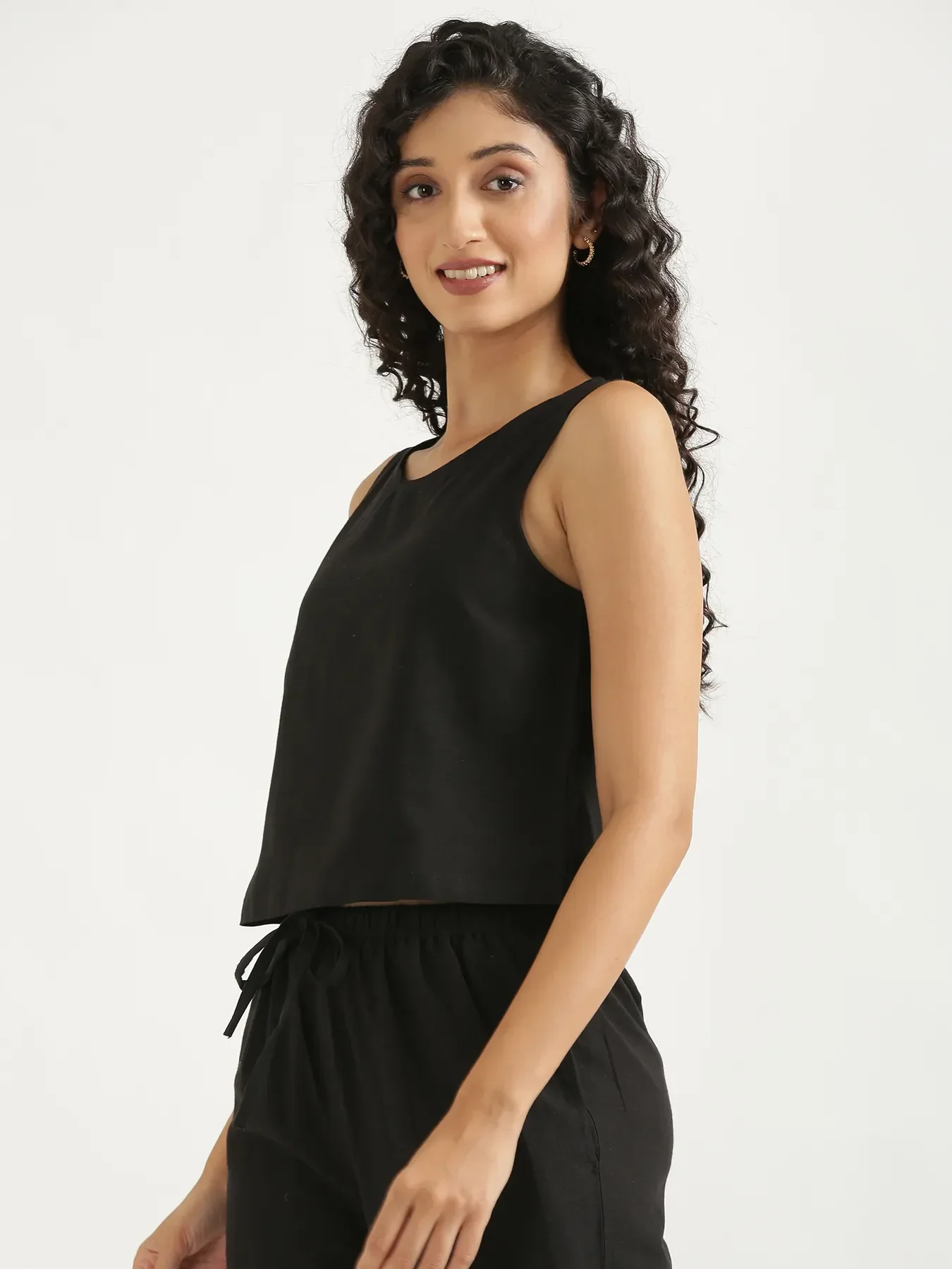 Women Black Flowy Linen Crop Top - Image 8