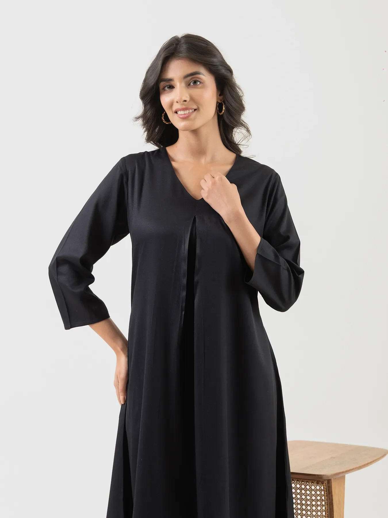 Women Black Flowy Pleated Kurta - Image 7