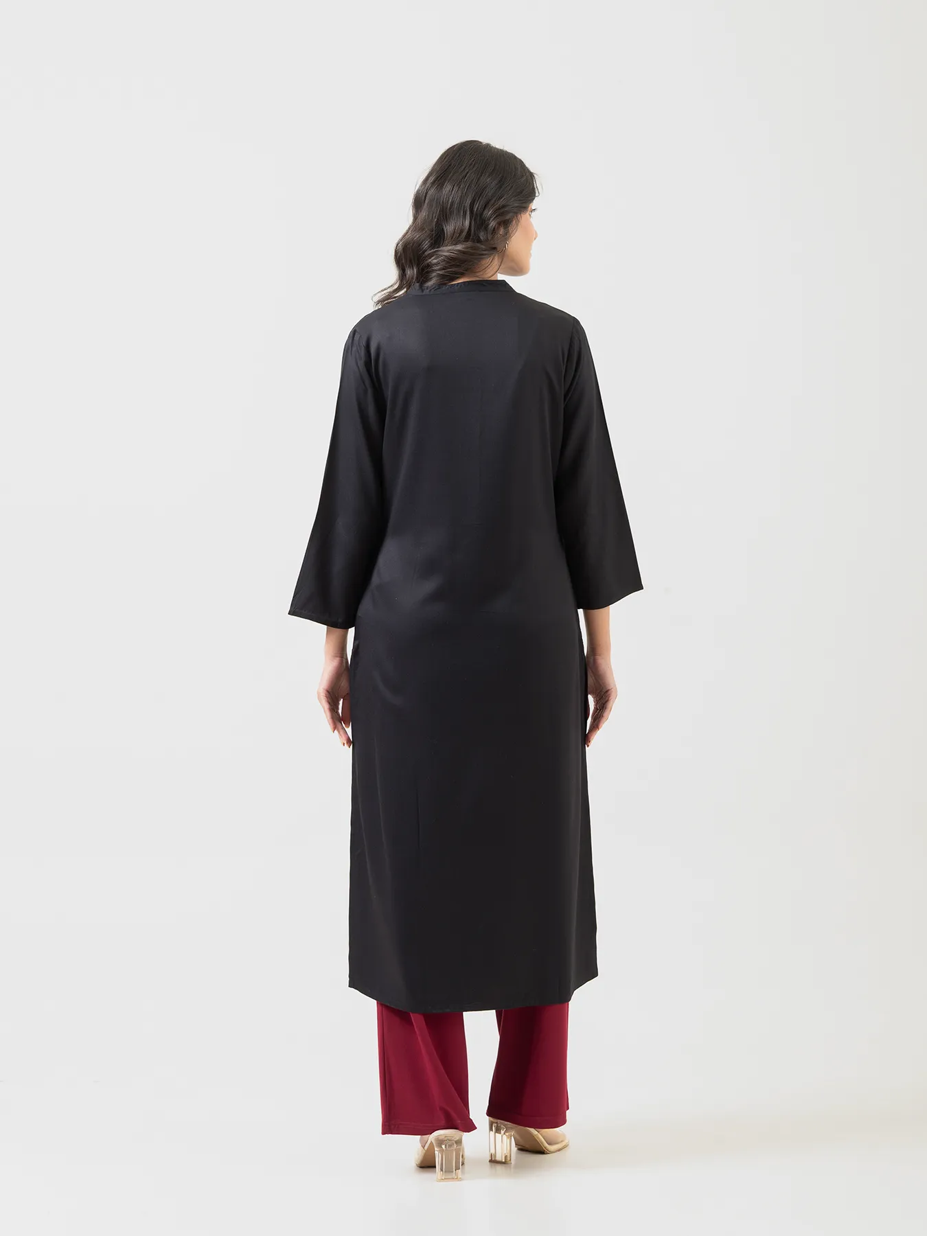 Women Black Flowy Straight Long Kurta - Image 6