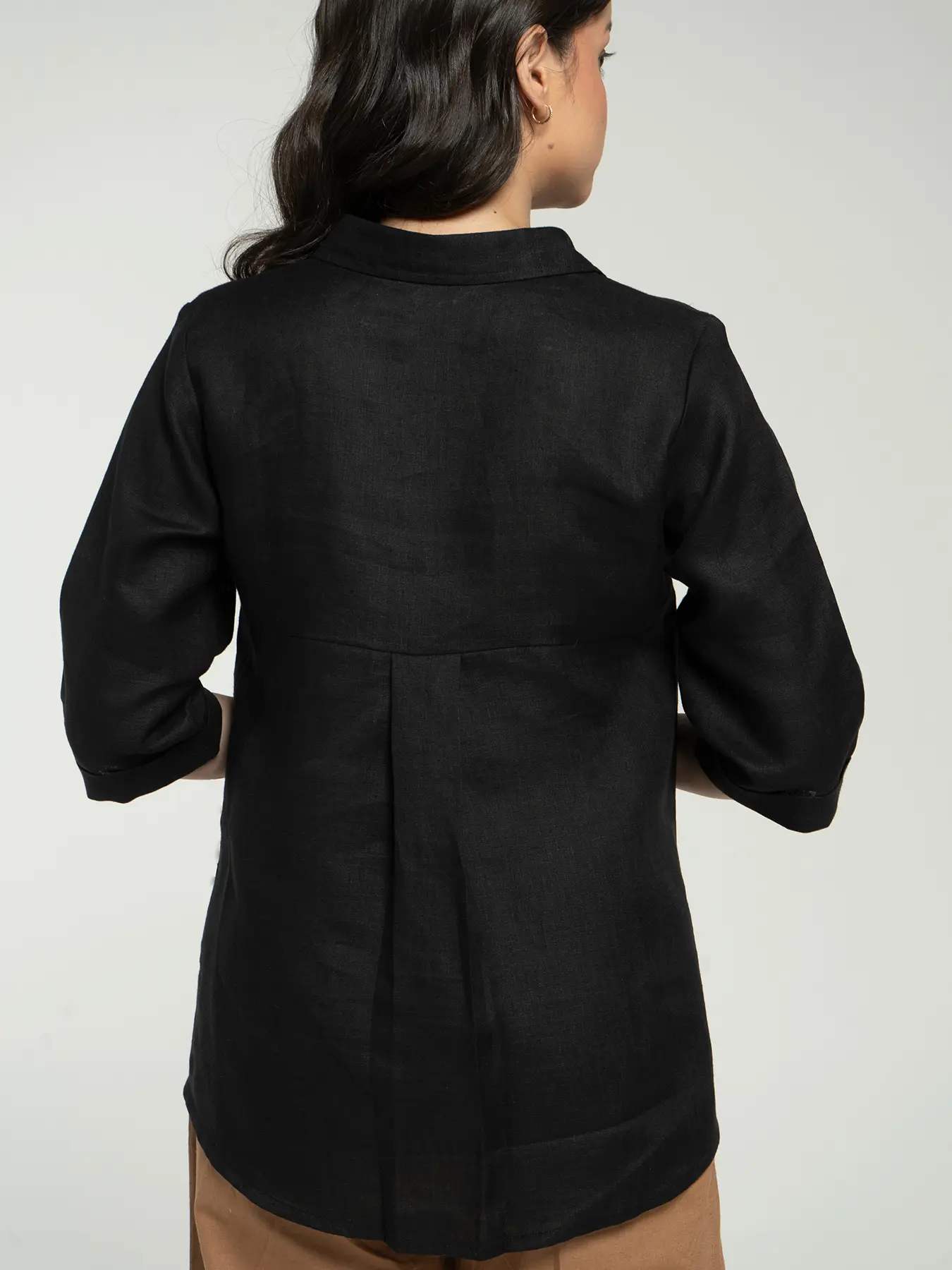 Women Black Pure Linen Collared Shirt Top - Image 7