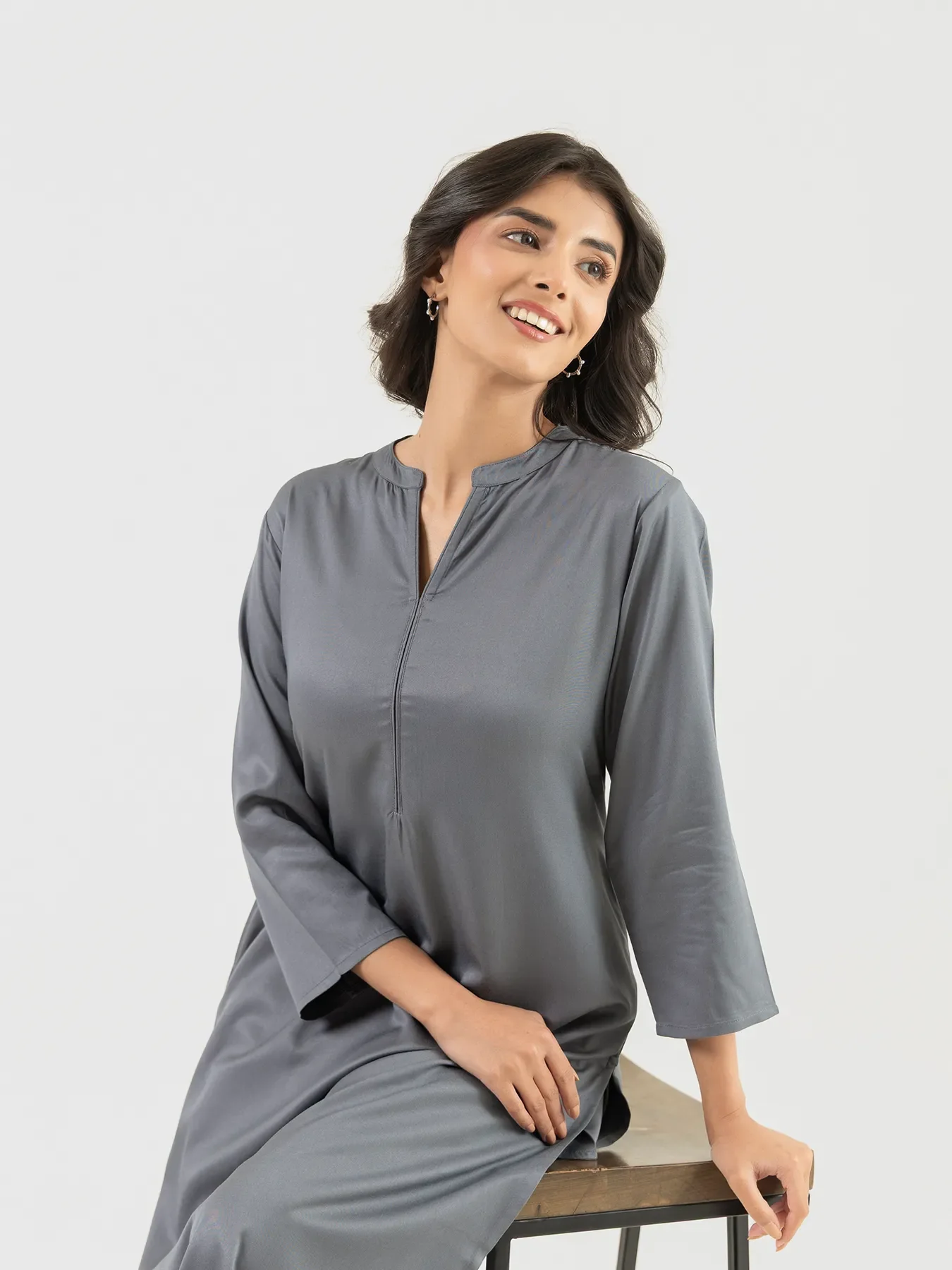 Women Grey Flowy Straight Long Kurta - Image 6