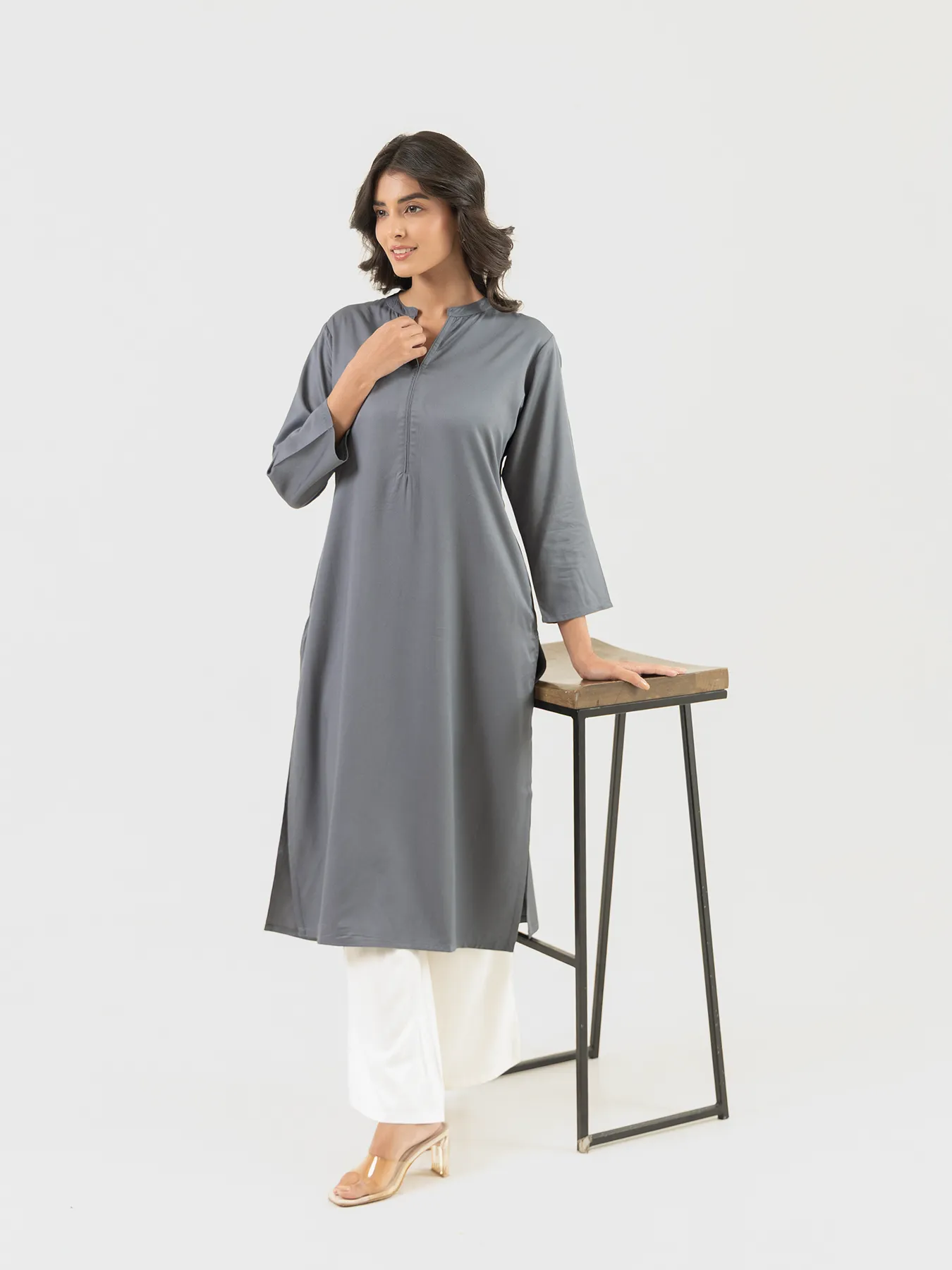 Women Grey Flowy Straight Long Kurta - Image 9