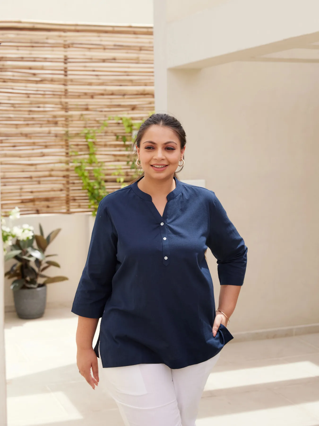 Women Plus Size Navy Blue Airy Linen Short Kurta - Image 4