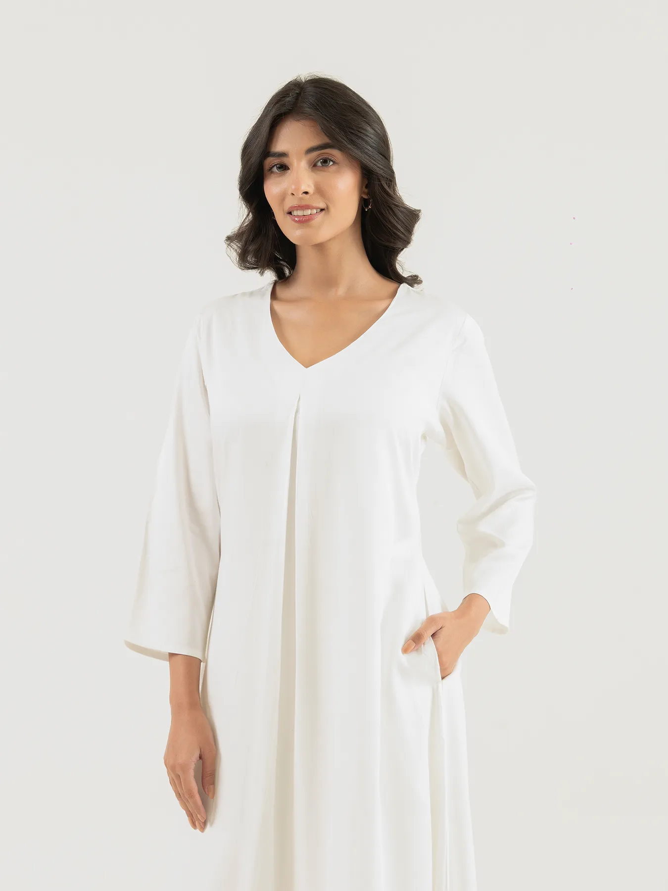 Women White Flowy Pleated Kurta - Image 4